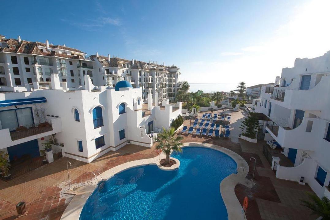28 Mikonos Playa In Puerto De La Duquesa 2 Bed 2 Bath Apartment Ideally Located To The Beach & Marina Castillo de Sabinillas Dış mekan fotoğraf