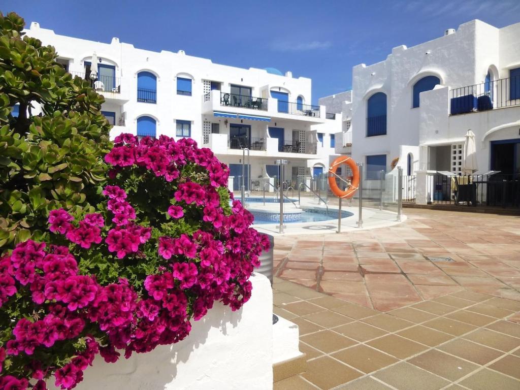 28 Mikonos Playa In Puerto De La Duquesa 2 Bed 2 Bath Apartment Ideally Located To The Beach & Marina Castillo de Sabinillas Dış mekan fotoğraf