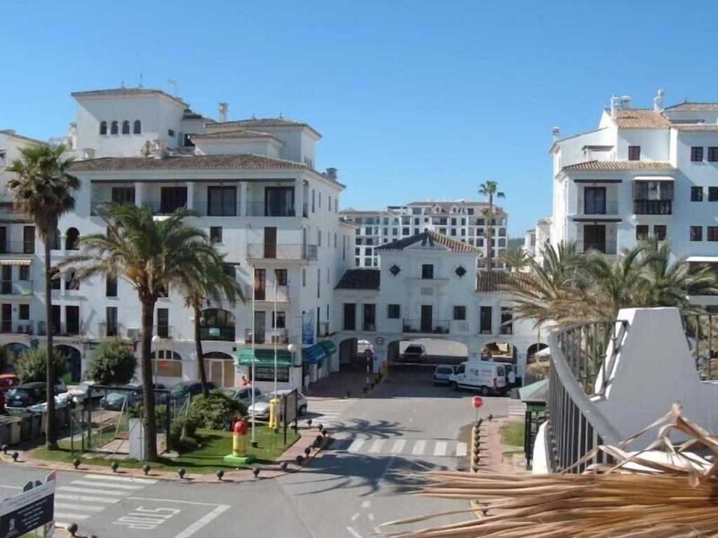 28 Mikonos Playa In Puerto De La Duquesa 2 Bed 2 Bath Apartment Ideally Located To The Beach & Marina Castillo de Sabinillas Dış mekan fotoğraf