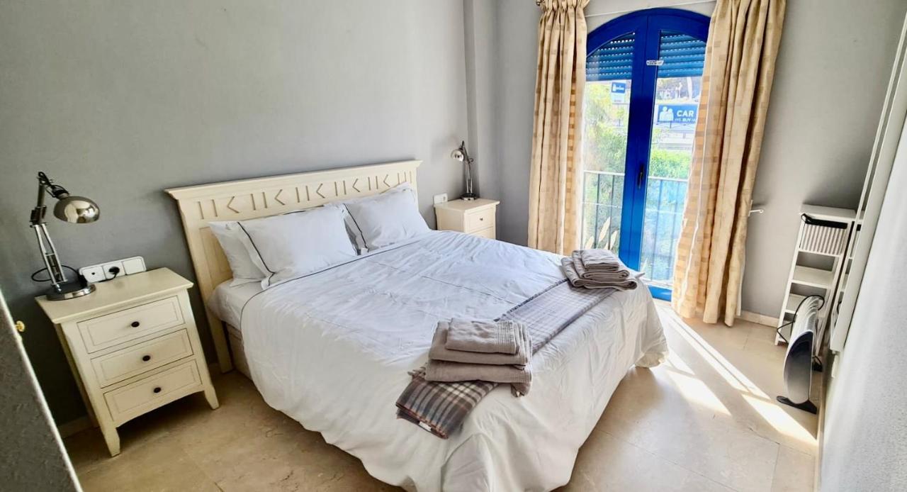 28 Mikonos Playa In Puerto De La Duquesa 2 Bed 2 Bath Apartment Ideally Located To The Beach & Marina Castillo de Sabinillas Dış mekan fotoğraf